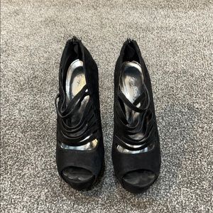 Black Qupid heels size 5.5 in woman